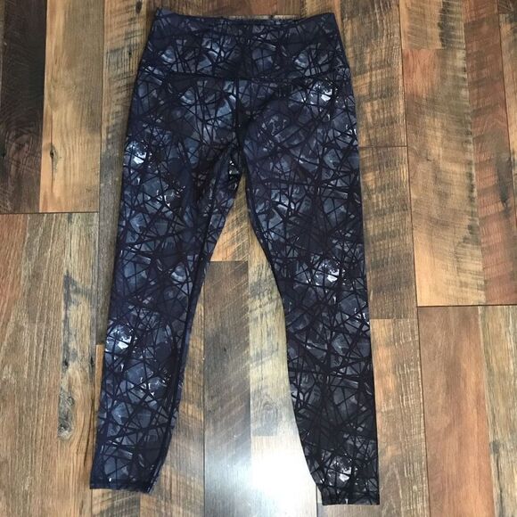 Spyder size M cropped leggings yoga pants black gray athletic athleisure - Picture 1 of 4